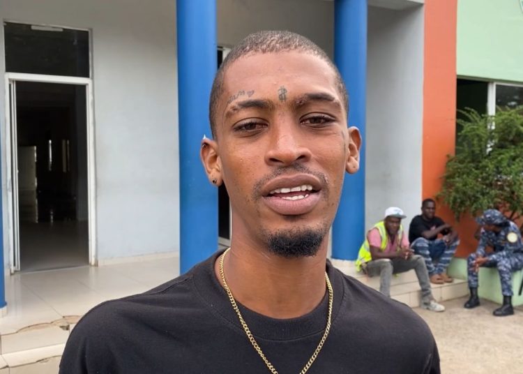 Joven acusado de robo se entrega voluntariamente en Bayaguana