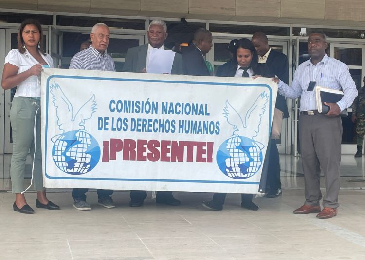 Derechos humanos deposita querella contra Rafael Burgos por presunta corrupción administrativa en el CEA