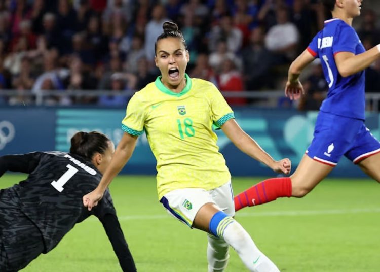 Brasil derrota a Francia y se medirá en semifinales a Italia