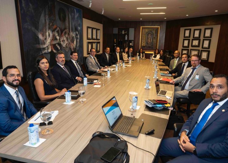 Ejecutivos de Banreservas reciben delegación del FMI