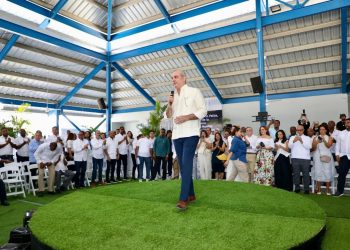 Abinader lanza programa de titulación que impactará a más de 25 mil personas en Puerto Plata