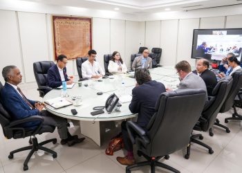 Ministro Joel Santos resalta 40 % de inversión extranjera directa en energía y minería