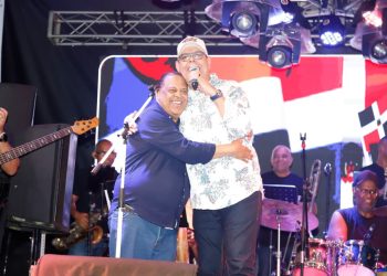 Con todo y lluvia, Capotillo vibró con el poder musical “Que Viva la Patria”