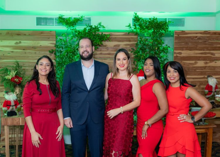 Hotel W&P Santo Domingo presenta su tradicional evento corporativo navideño e inaugura nuevo espacio “El Jardín”