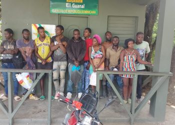 Patrulla del Ejército detiene a 38 haitianos indocumentados e incauta motocicletas en Valverde