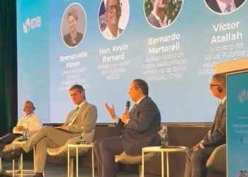 Víctor Atallah asegura que participación ciudadana es fundamental para seguir mejorando el sistema de salud