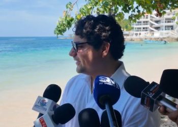 RD Vial instalará iluminación solar en la autopista 6 de Noviembre y otras vías