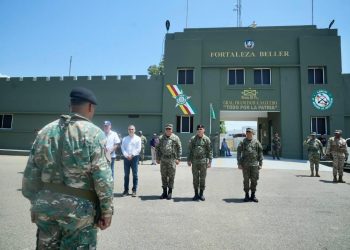 Ministro de Defensa encabeza recorrido por la frontera junto a asesores del Poder Ejecutivo en materia policial