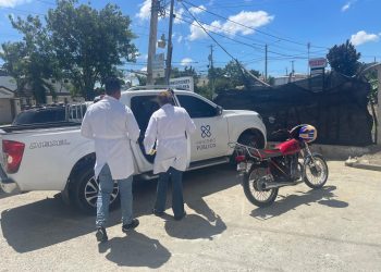 Realizan levantamiento en plaza comercial tras muerte de cinco hombres en supuesto intercambio con la Policía en Santiago