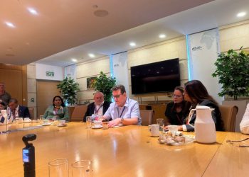 Diplomático israelí: “El gran desafío en Medio Oriente es combatir el extremismo a través de la educación”