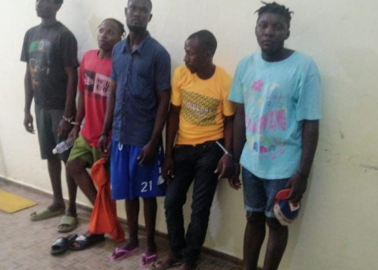 Ejército ocupa motocicletas y detiene a cinco nacionales haitianos en Palo Verde, Montecristi