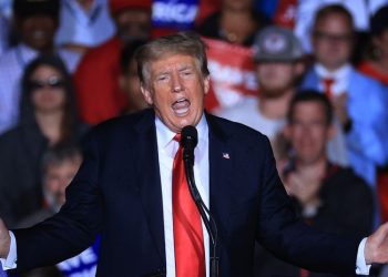 Trump llega a la residencia de campo de Starmer para una reunión bilateral