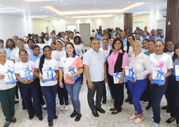 Diputado Ramón Raposo impulsa cultura de protección y cuidado al medio ambiente entre estudiantes de SDN