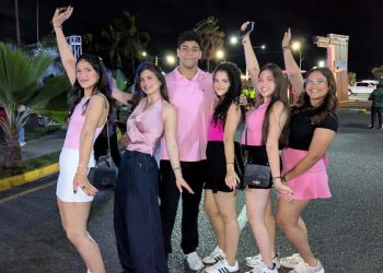 Santo Domingo se viste de rosado y brillo para recibir a Omar Courtz