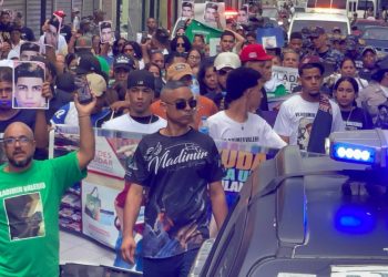 Familiares de José Vladimir Valerio marchan en Santiago exigiendo justicia y limpieza de su nombre