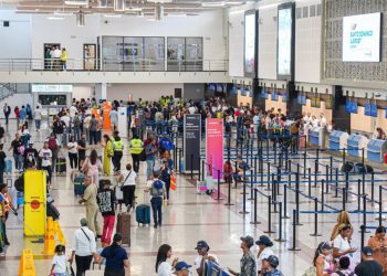 Continúan las quejas de usuarios tras apagón en el AILA