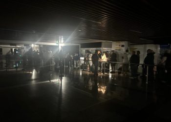 Apagones continuaron la madrugada de este lunes en el AILA