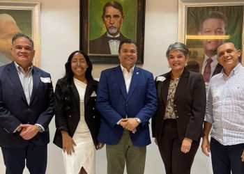 Tobías Crespo destaca importancia de motoconchistas: sector genera 97 millones de dólares en importaciones