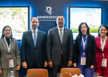 Banreservas reafirma liderazgo en inversiones turísticas en Miches tras negociaciones en Top Resa