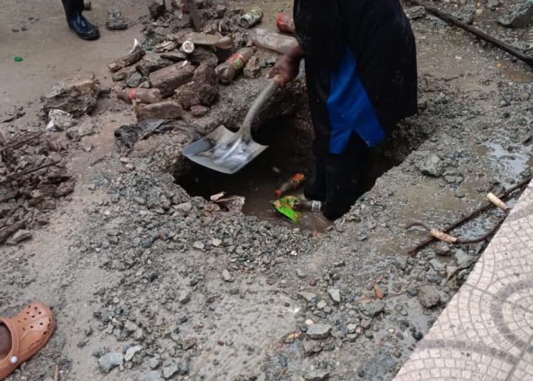 Brigadas del Ayuntamiento de Sabana Yegua enfrentan efectos de lluvias torrenciales