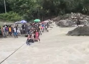 Odisea en El Pinar: rescatan a mujer embarazada ante crecida de río por lluvias