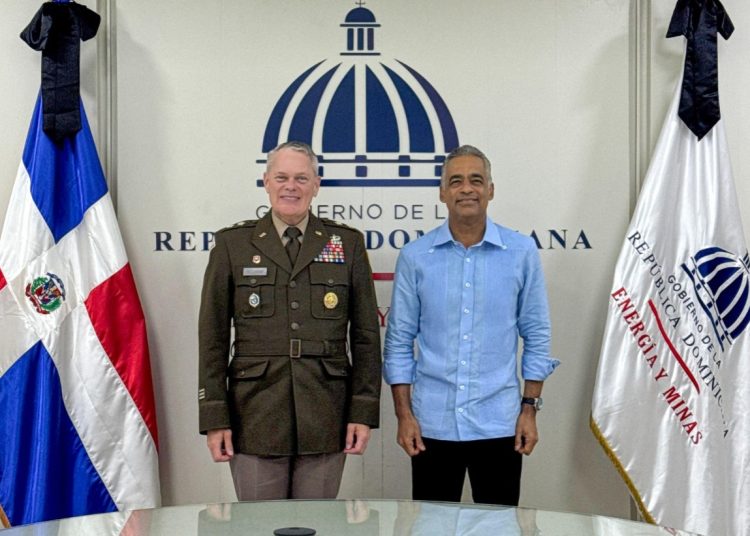 Ministro Joel Santos y director del Colegio Interamericano de Defensa evalúan cooperación estratégica en seguridad energética y minera