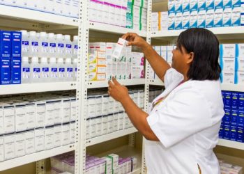 Gobierno afirma triplicó de 2,500 a 7,400 pacientes de medicamentos de alto costo desde 2020