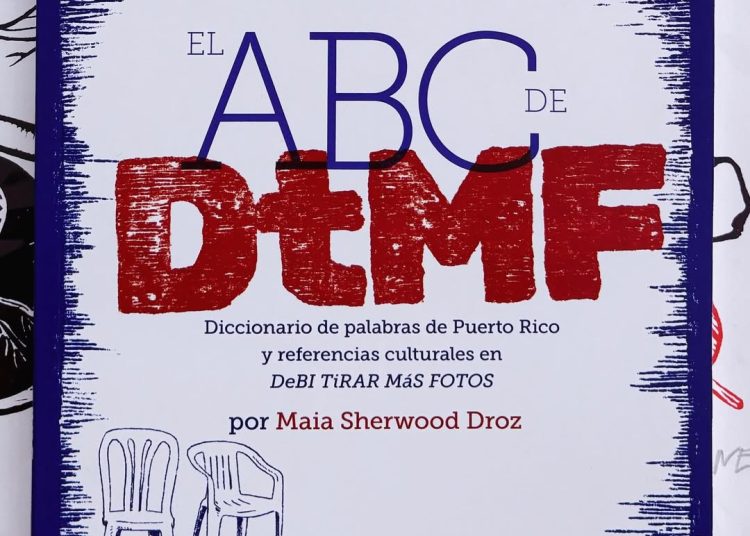 Maia Shelwood Droz presenta diccionario inspirado en canciones del artista Bad Bunny en la Feria del Libro 2025