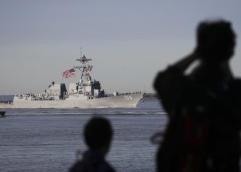 Pentágono acusa a 2 aviones militares de Venezuela de acercarse a un buque de su Armada