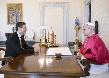 El papa León XIV recibe al presidente de Israel en el Vaticano