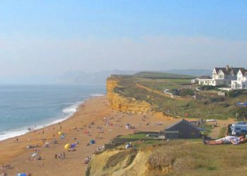 Hallan cadáver de migrante fallecido al tratar de llegar desde Francia a costas británicas