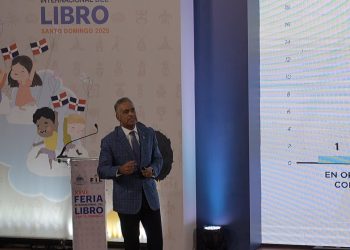 Ministro de Energía y Minas presenta planes energéticos en la FILSD 2025