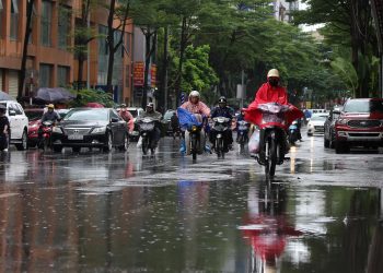 Suben a 26 los muertos y a 22 los desaparecidos en Vietnam por el impacto del tifón Bualoi