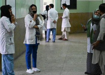 Médicos en Afganistán alertan de una escasez de medicinas para las víctimas del terremoto