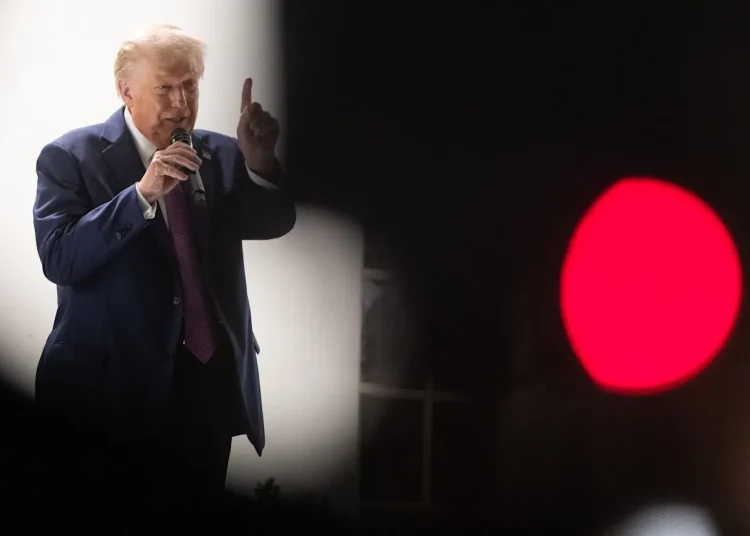 Ataque de EE.UU. contra lancha venezolana acusada de narcotráfico aumenta la tensión en el Caribe