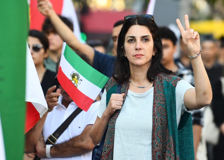 Irán bloquea el acceso al cementerio de Amini para evitar conmemoraciones