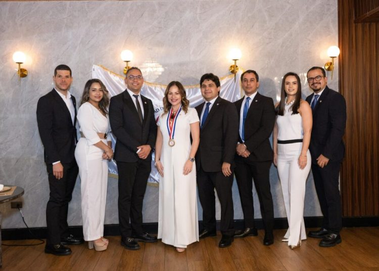 Sociedad Dominicana de Cirugía Vascular y Endovascular anuncia su nueva directiva 2025–2027, presidida por la Dra. Elsa Rollán