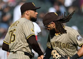 Jonrón de Fernando Tatis Jr. acerca a Padres a la postemporada