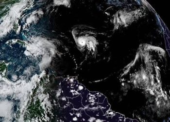 Humberto es ya huracán categoría 5 mientras surge depresión que podría afectar a EE.UU.