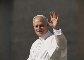 El papa: El hombre no se realiza en el poder, sino en la apertura también a los enemigos