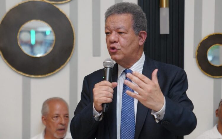 Leonel dice Gobierno terminó admitiendo irregularidades en Senasa