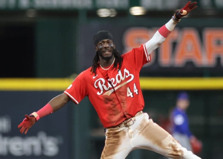 Rojos barren a los Cachorros y toman control del tercer Comodín