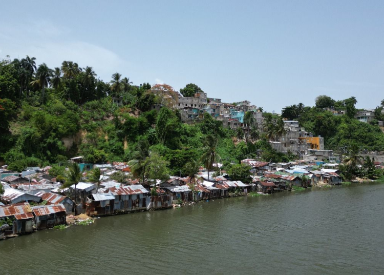 URBE anuncia licitación para recuperación del margen oriental del río Ozama
