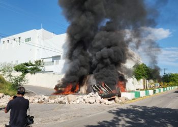 Atacan Palacio de Justicia en México tras 11 años de desaparición de alumnos de Ayotzinapa