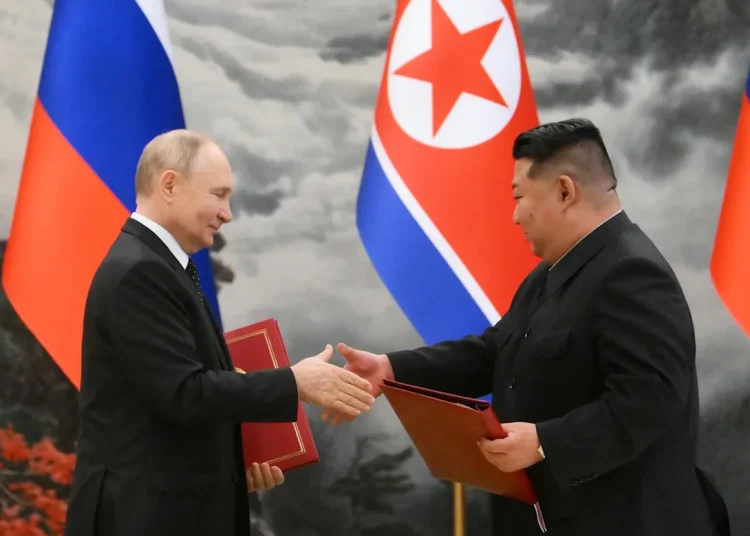 Putin se reúne con Kim Jong-un, pero el Kremlin niega una conspiración contra Trump