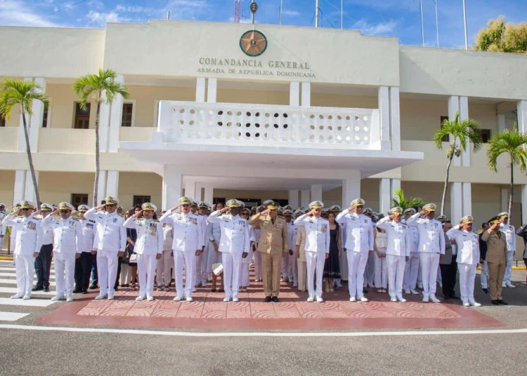 Vicealmirante Juan Bienvenido Crisóstomo Martínez asume mando de la Armada Dominicana