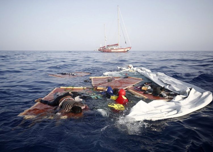 Hallan 61 cadáveres de migrantes en el oeste de Libia en las últimas dos semanas