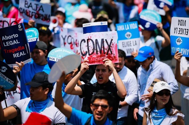 Miles marchan en ciudades de México para pedir por los derechos de la mujer y la vida