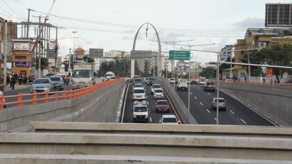 paso a desnivel de la Av. 27