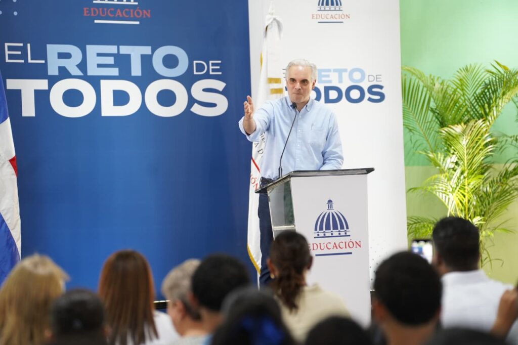 Gobierno inaugura moderno liceo en Sabana del Puerto, Bonao